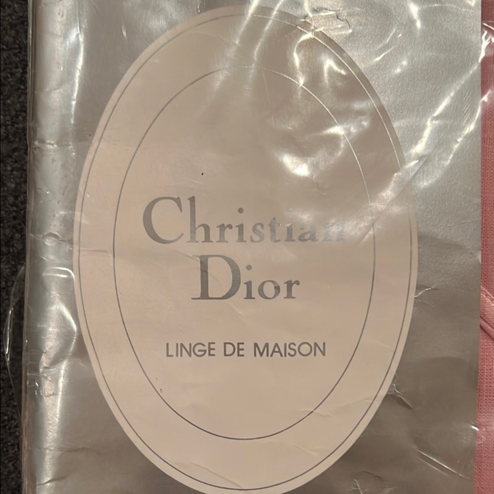 Christian Dior Vintage Pink Luxurious Tablecloth - Picture 3 of 4